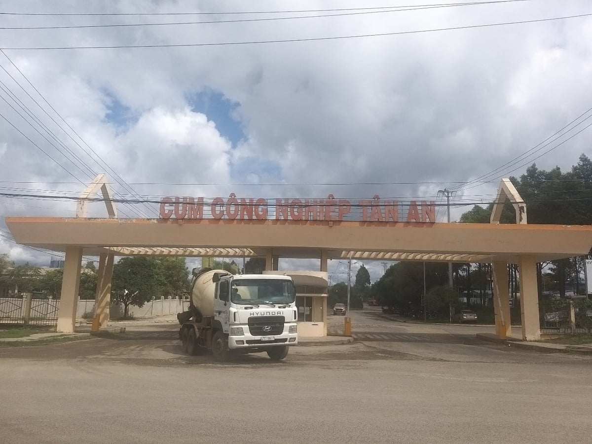 Kawasan industri dan klaster Dak Lak menyediakan lahan untuk mendukung proyek industri. Foto: Tran Tho. Các khu, cụm công nghiệp Đắk Lắk dành quỹ đất cho các dự án công nghiệp hỗ trợ. Ảnh: Trần Thọ.