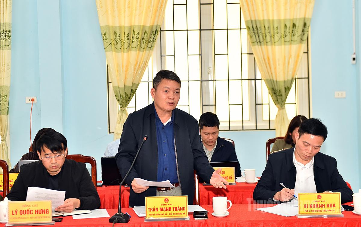 Leiders van het Volkscomité van de Linh Ho-gemeenschap hielden een toespraak tijdens de bijeenkomst.