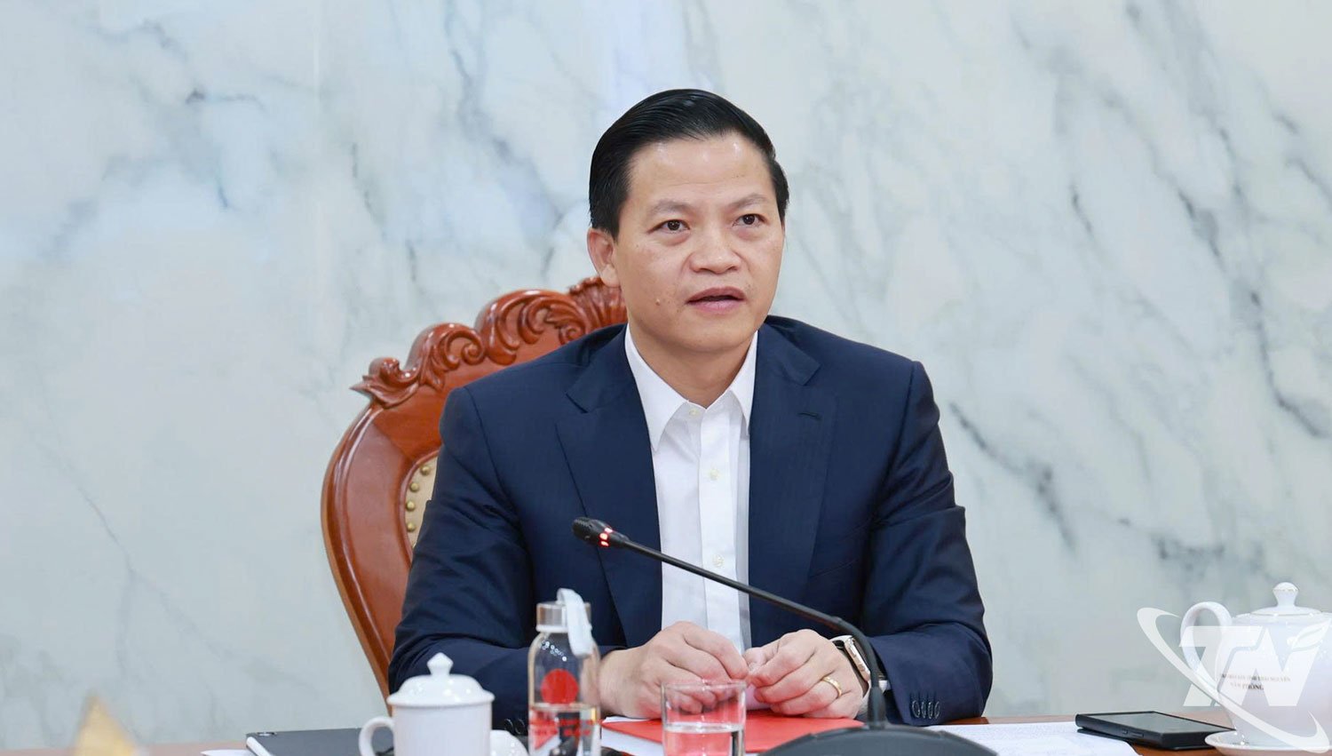 Vuong Quoc Tuan elvtárs, a Párt Központi Bizottságának póttagja, a Tartományi Pártbizottság titkárhelyettese, a Tartományi Népi Bizottság elnöke beszédet mondott a konferencián.