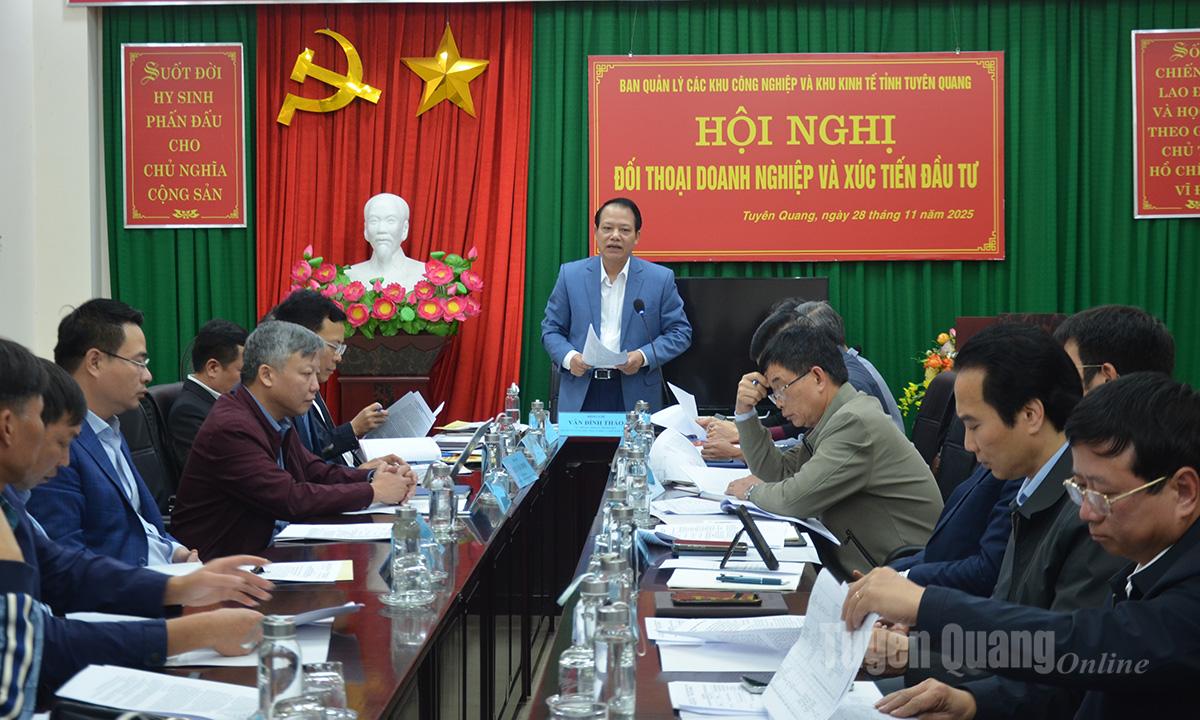 ສະຫາຍ ວັນ​ດິງ​ເທວ, ກຳມະການ​ປະຈຳ​ຄະນະ​ປະຈຳ​ພັກ, ຫົວໜ້າ​ຄະນະ​ຄຸ້ມ​ຄອງ​ເຂດ​ອຸດສາຫະກຳ ​ແລະ ​ເຂດ​ເສດຖະກິດ​ຂອງ​ແຂວງ ​ໄດ້​ສິ້ນ​ສຸດ​ການ​ພົບ​ປະ​ເຈລະຈາ​ກັບ​ບັນດາ​ວິ​ສາ​ຫະກິດ​ດຳ​ເນີນ​ທຸລະ​ກິດ​ຢູ່​ສວນ​ອຸດສາຫະກຳ.