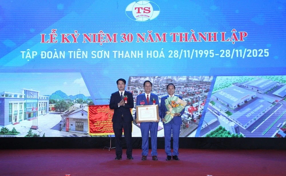 ក្រុមហ៊ុនភាគហ៊ុនរួម Tien Son Thanh Hoa Group ប្រារព្ធខួបលើកទី 30 របស់ខ្លួន។