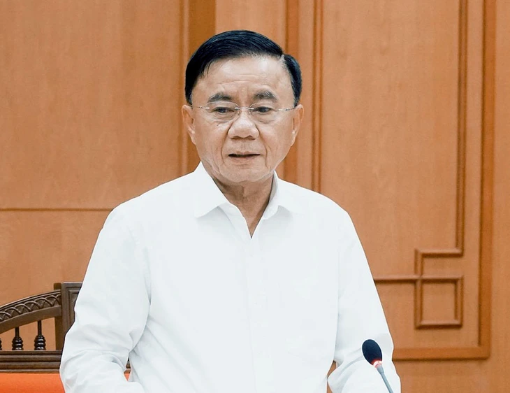 Bộ Chính trị: Hoàn thành sắp xếp trường học, trạm y tế cấp xã trước 31-12 - Ảnh 1.