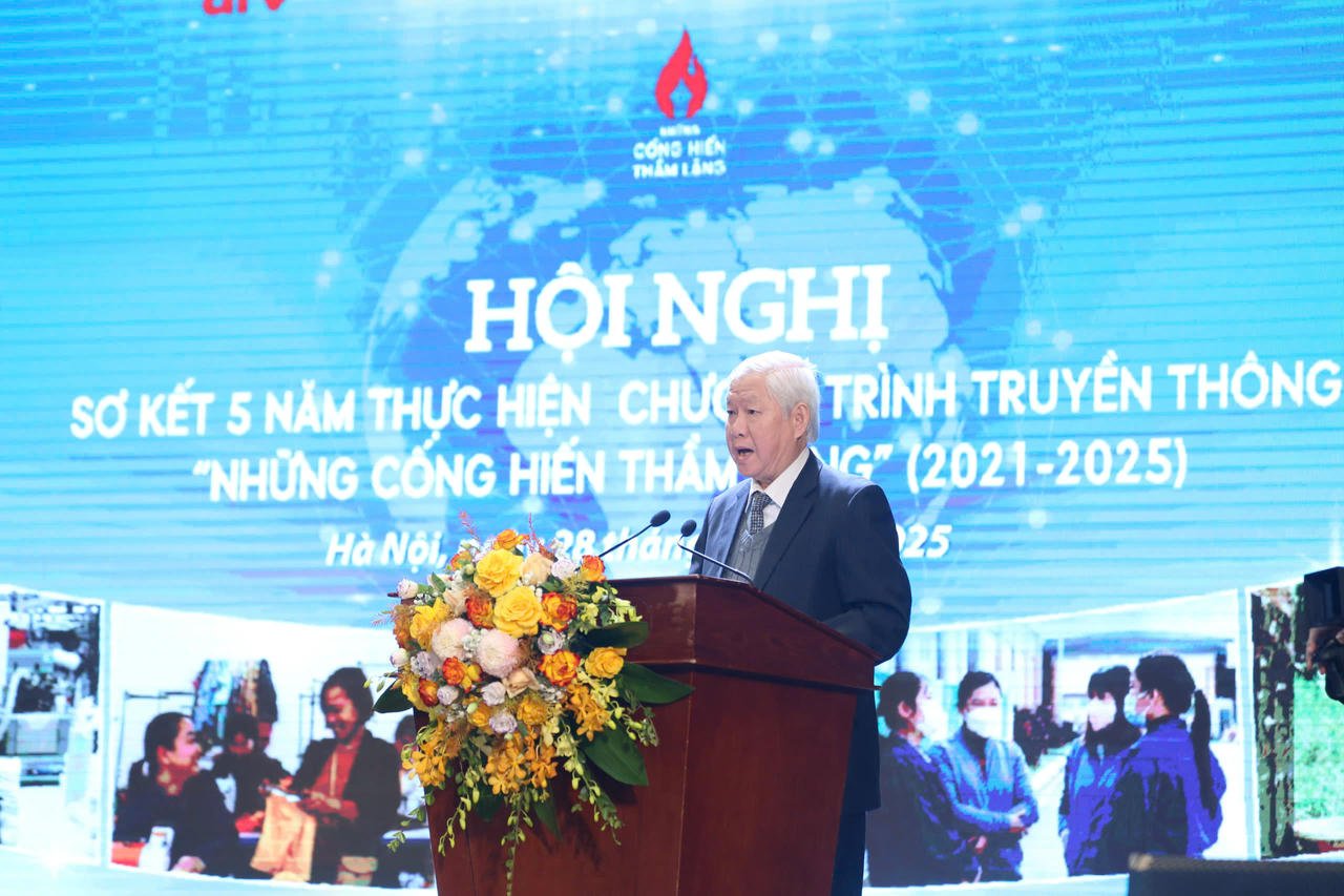 De heer Ta Viet Anh, voorzitter van de raad van bestuur van het Vietnamese socialezekerheidsprogramma en het projectondersteuningsfonds, hield een toespraak op de conferentie.