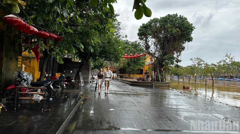 Die Altstadt von Hoi An während der Überschwemmungen in der Regenzeit. (Foto: ANH DAO - CUONG ART)