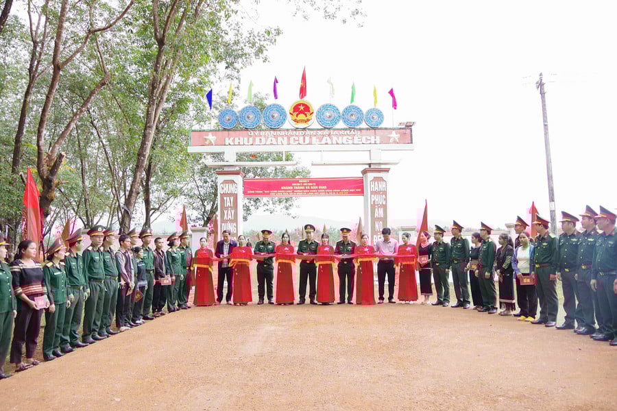 تصویر-1- مندوبین-کی-بلی-بنگ-کا-افتتاح-اور-ہتھے-ساؤ-سنگ-بوون-لنگ-پروجیکٹ.jpg