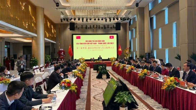 Scene for den andre konferansen for folkedomstolene i grenseprovinsene mellom Vietnam og Kina.