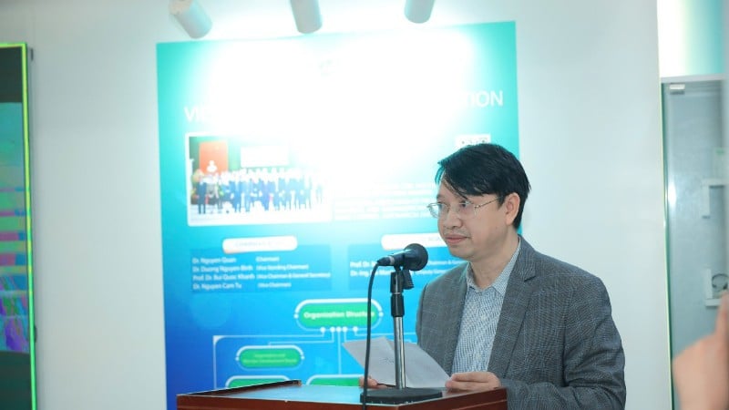 Dr. Nguyen Tran Dien, șef adjunct al Departamentului de Aplicații și Implementare Tehnologică, a vorbit la eveniment. (Foto: BICH LIEN)