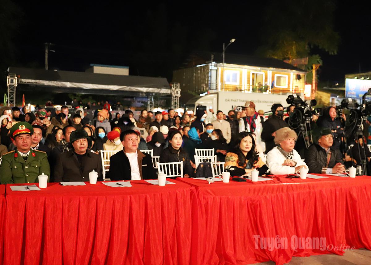 Les dirigeants assistent à la répétition