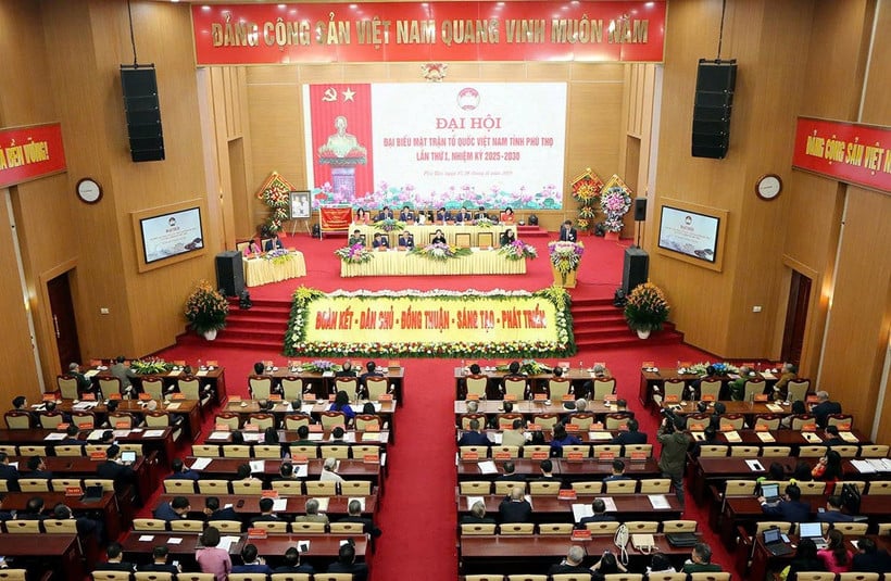 Panorama prvního sjezdu Vlastenecké fronty provincie Phu Tho.