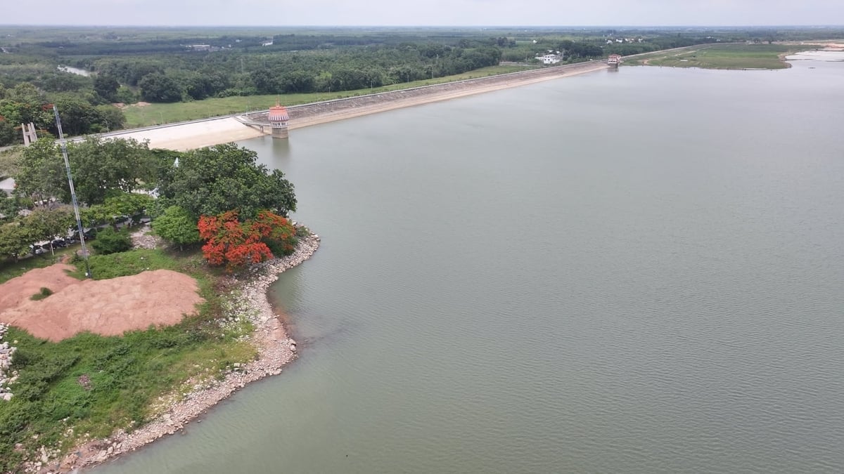 Hồ Dầu Tiếng đóng vai trò đặc biệt quan trọng trong phòng, chống lụt bão và giảm ngập hạ du. Ảnh: Trần Trung.