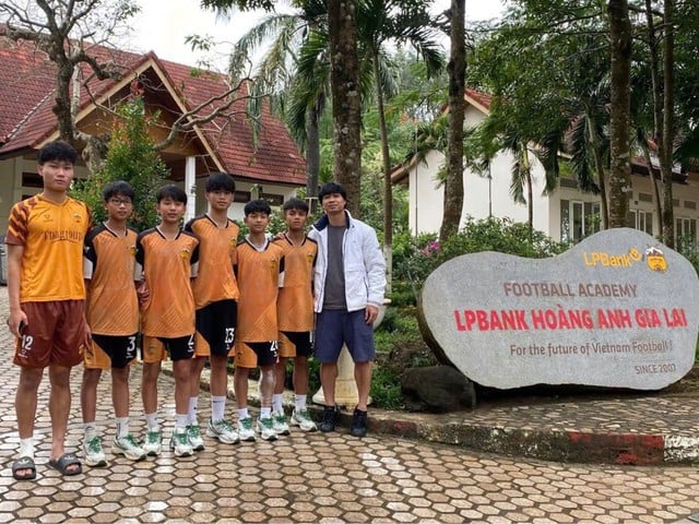 Công Phượng trở về thăm HAGL, ký ức xưa dội về…- Ảnh 1.