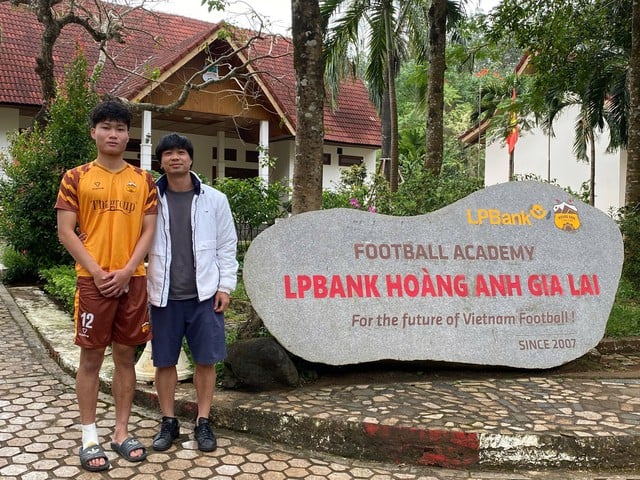 Công Phượng trở về thăm HAGL, ký ức xưa dội về…- Ảnh 2.