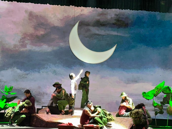 Vài suy nghĩ về vở 