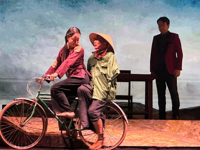 Vài suy nghĩ về vở 