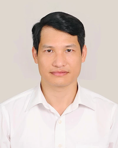 Maestro Nguyen Chu Du, Universidad Sindical