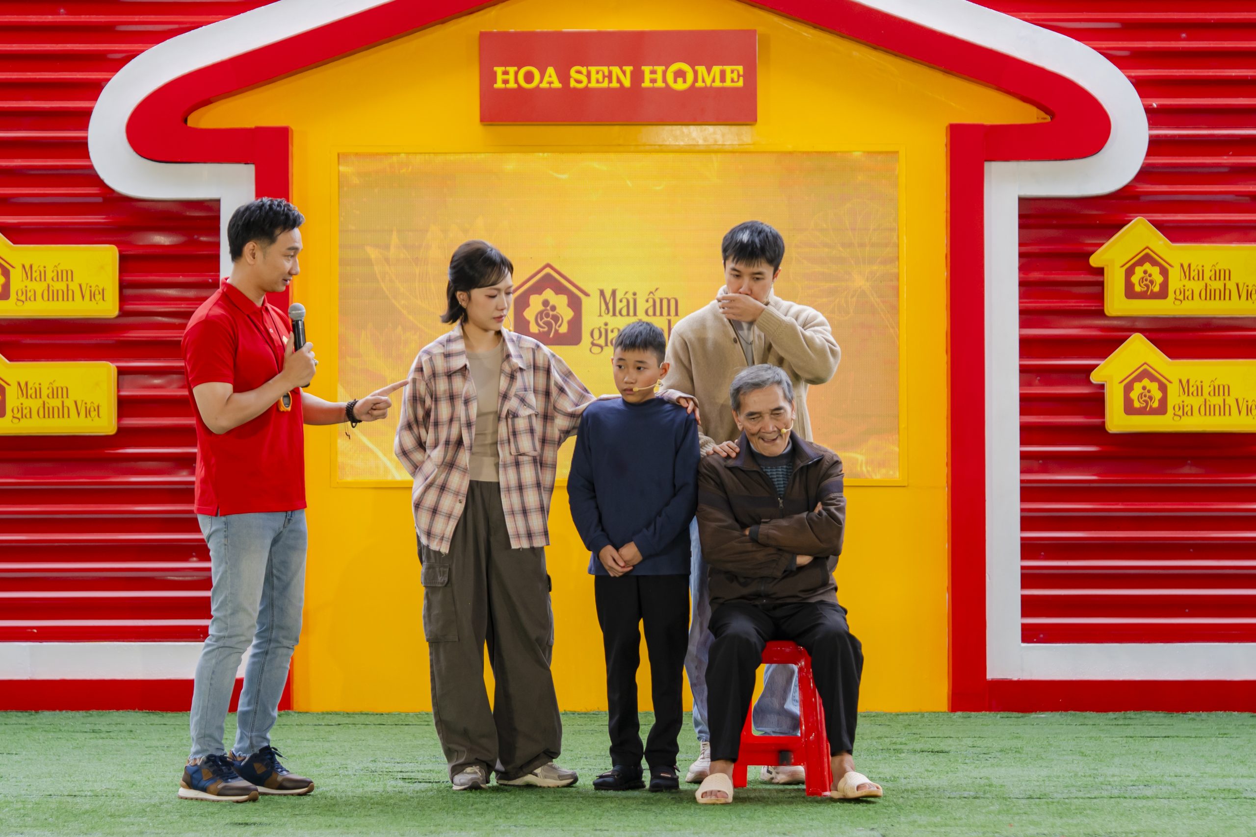 האמנים עודדו וניחמו את טרי האו, בתקווה שישמור על רוחו כדי להמשיך בלימודים.