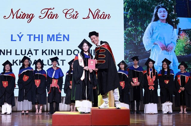 - Foto 2. - Ảnh 2.