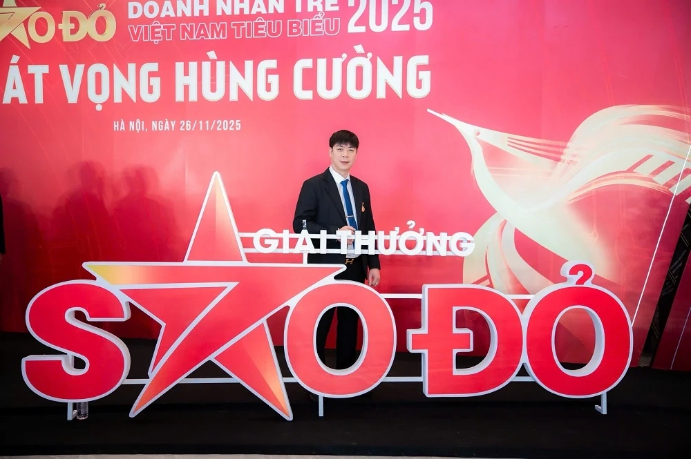 Styreleder i Viet Hung Group, Ninh Van Suc, er blant de 100 beste «Red Stars» – fremragende unge vietnamesiske gründere i 2025.
