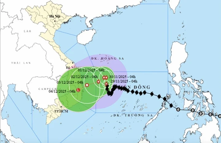 Mapa de previsão da trajetória e da área afetada pela tempestade nº 15 Koto. (Fonte: NCHMF)