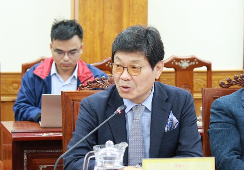 ông Jang Chin Hyuk - Đồng Chủ tịch HĐQT Blooming Sky, đề nghị tỉnh Gia Lai xem xét không vướng đền bù giải toả, nhằm rút ngắn thời gian triển khai.