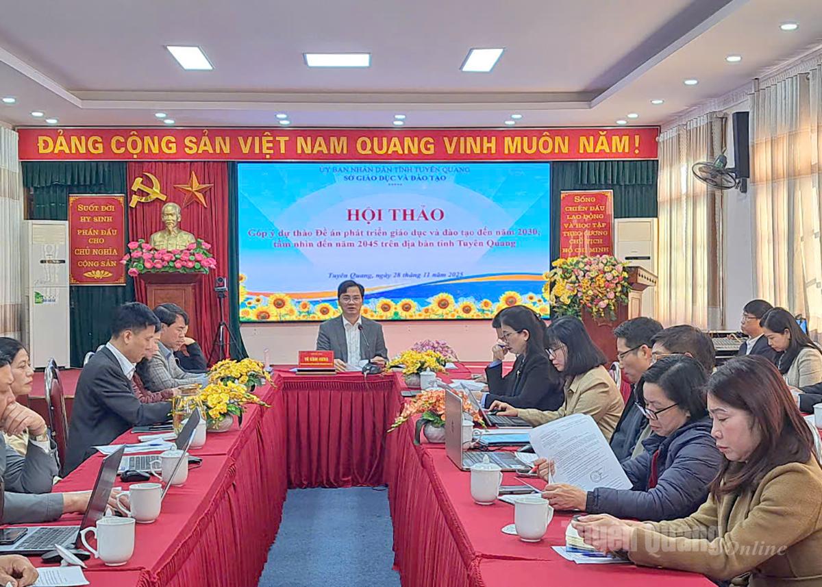 Líderes de departamentos, filiais e delegados presentes no workshop.