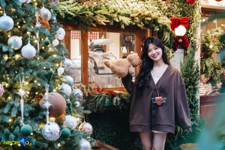 Ställ dig i kö för att ta julbilder i en 100 meter lång gränd i koreansk stil - 5