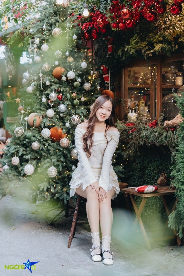 ১০০ মিটার লম্বা কোরিয়ান স্টাইলের গলিতে ক্রিসমাসের ছবি তোলার জন্য লাইনে দাঁড়ান - ৯