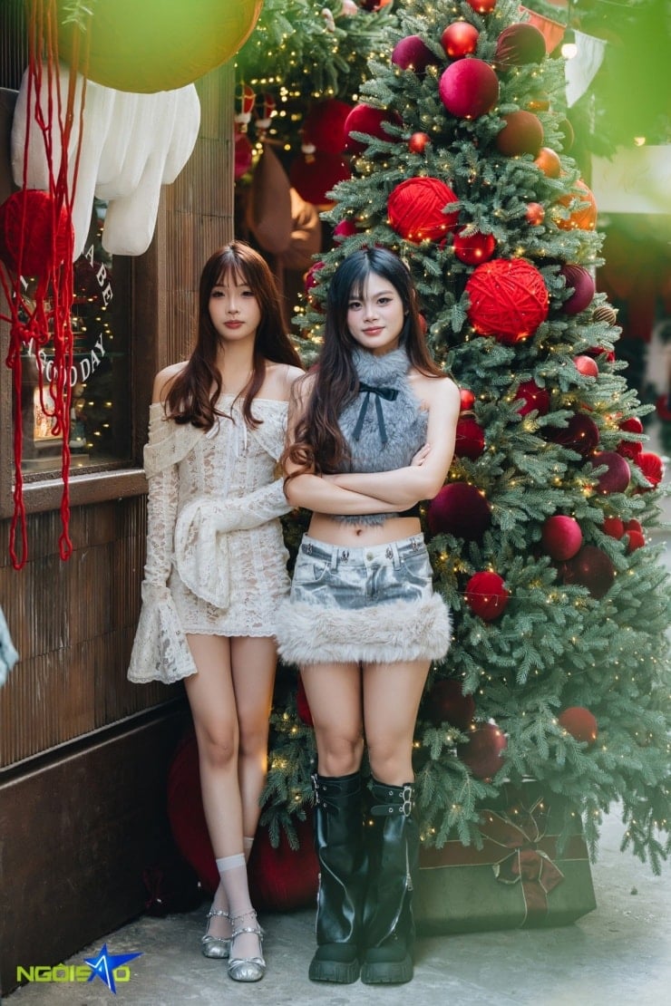 ১০০ মিটার লম্বা কোরিয়ান স্টাইলের গলিতে ক্রিসমাসের ছবি তোলার জন্য লাইনে দাঁড়ান - ১১