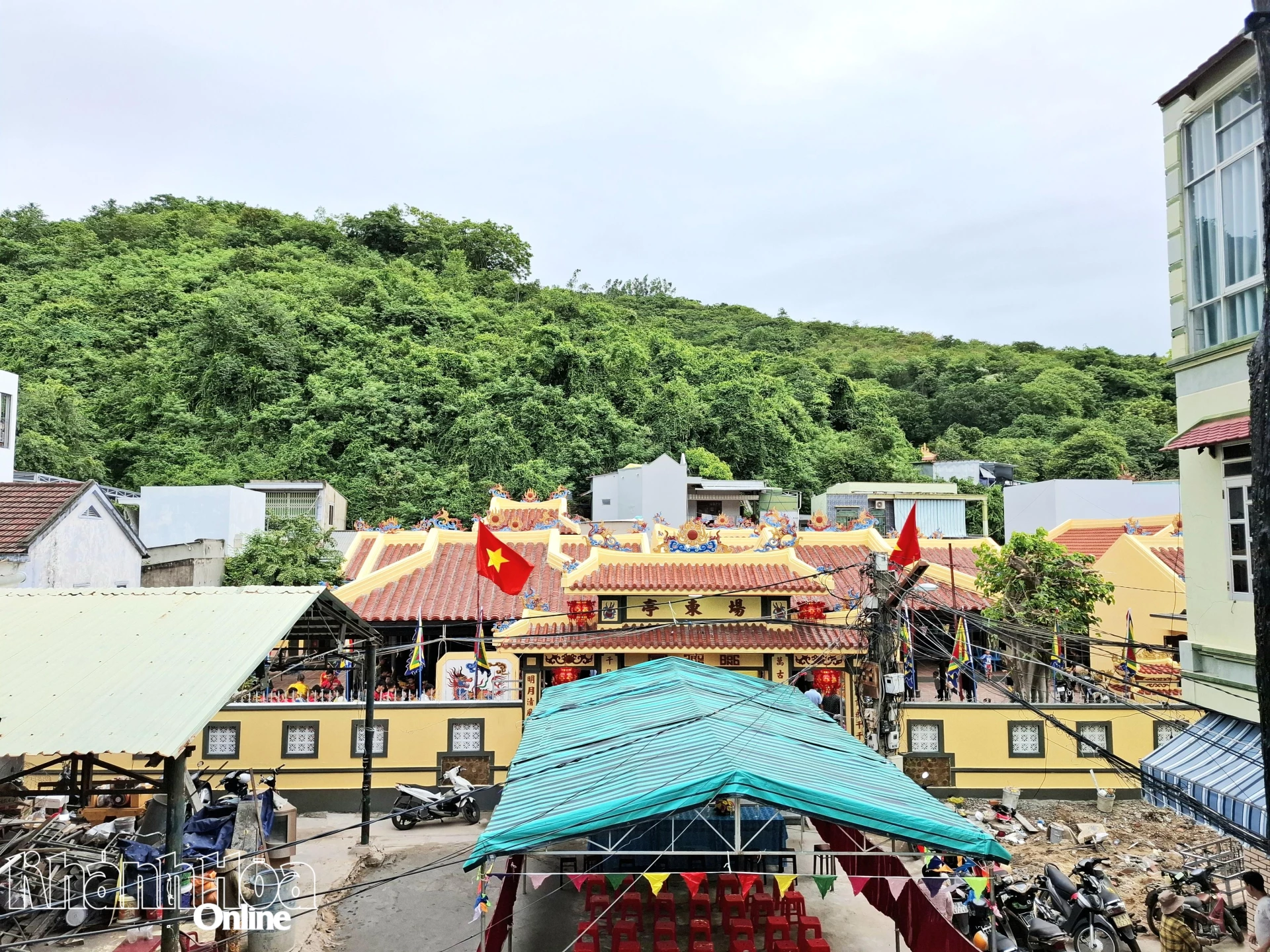 修復後のチュオンドン共同住宅遺跡の外観。