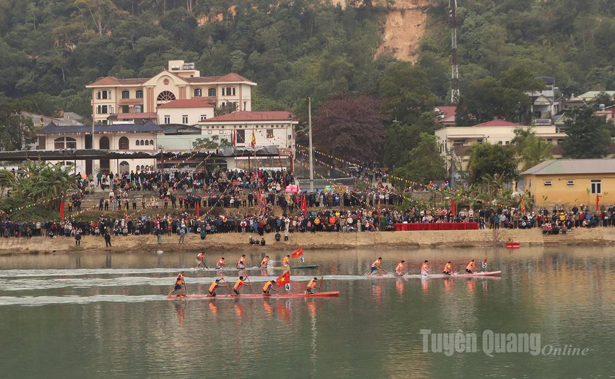 ការ​ប្រកួត​នេះ​មាន​ភាព​រំភើប និង​ទាក់​ទាញ​អ្នក​ទស្សនា​យ៉ាង​ច្រើន​មក​ទស្សនា​និង​អបអរ។