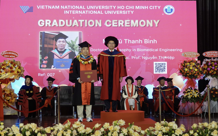 Lễ tốt nghiệp ĐHQT 2025: Vì sao được gọi là “mốc kỷ lục”? - Ảnh 1.