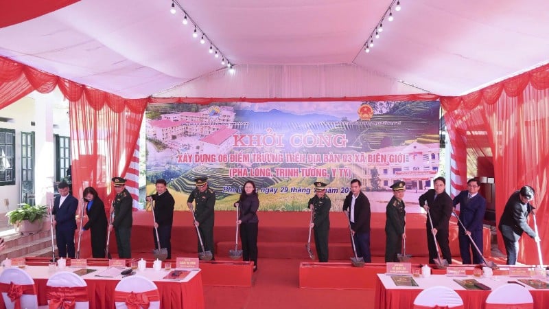 مندوبین نے سرحدی طلباء کے لیے سکولوں کی تعمیر کا سنگ بنیاد رکھا۔