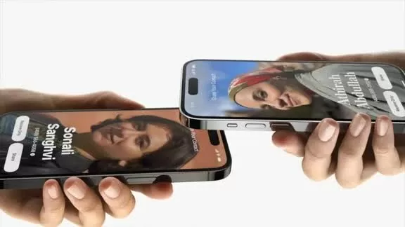 Những hình ảnh giao diện được hé lộ cho thấy Google đang xây dựng một cơ chế trao đổi danh bạ bằng cử chỉ khá trực quan. 