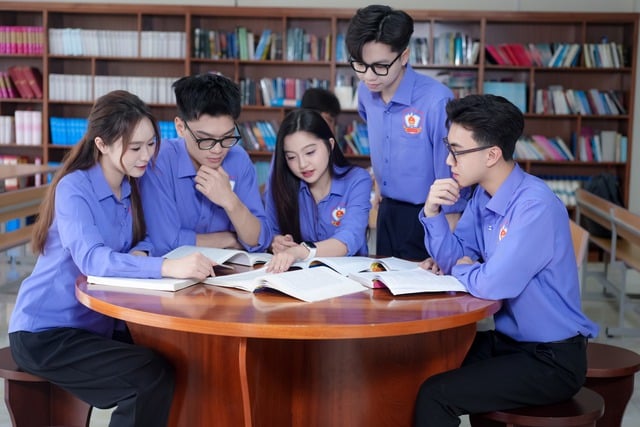 Siết đào tạo ngành Y - Luật: Không thể hôm nay ban hành, ngày mai 