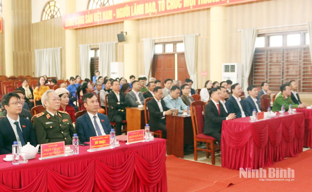 Delegáti účastnící se slavnostního zahájení.