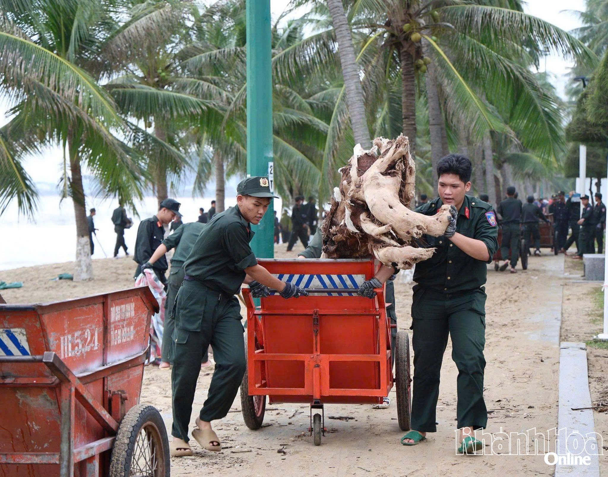 ເກັບຂີ້ເຫຍື້ອເພື່ອເອົາໄປສະຖານທີ່ປິ່ນປົວທີ່ກໍານົດ.