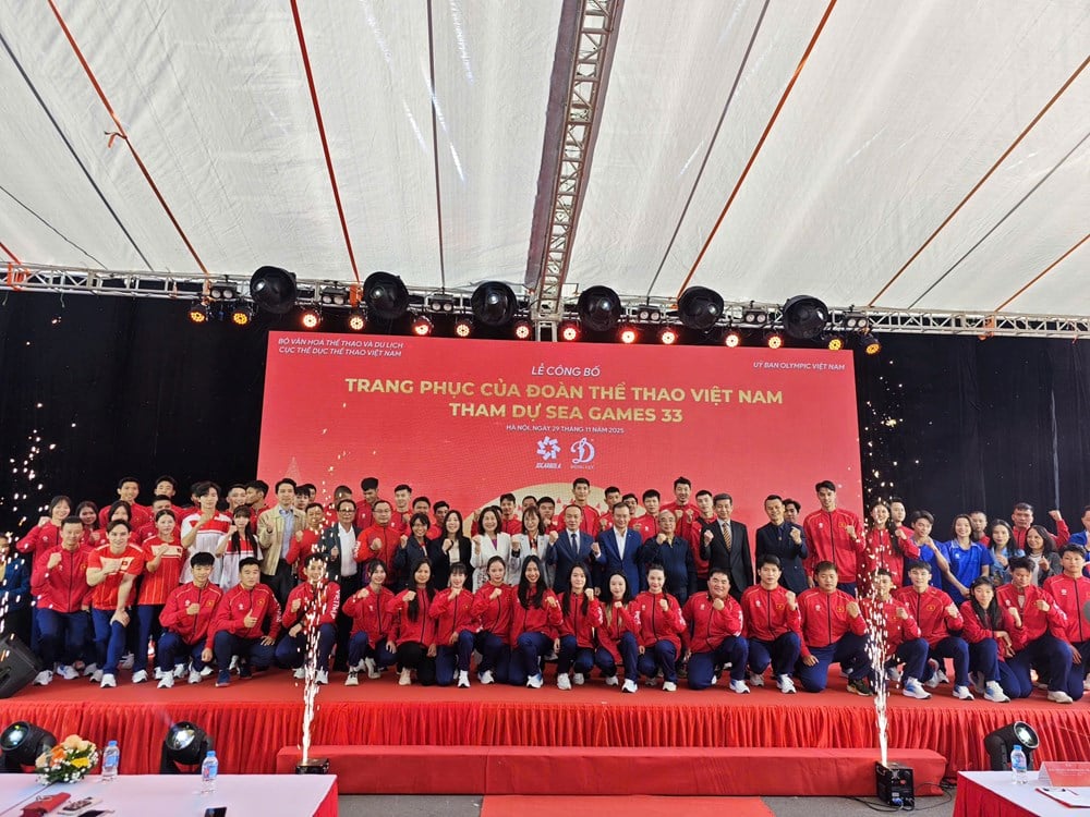 Vorstellung der Uniformen der vietnamesischen Sportdelegation für die 33. Südostasienspiele – Foto 2