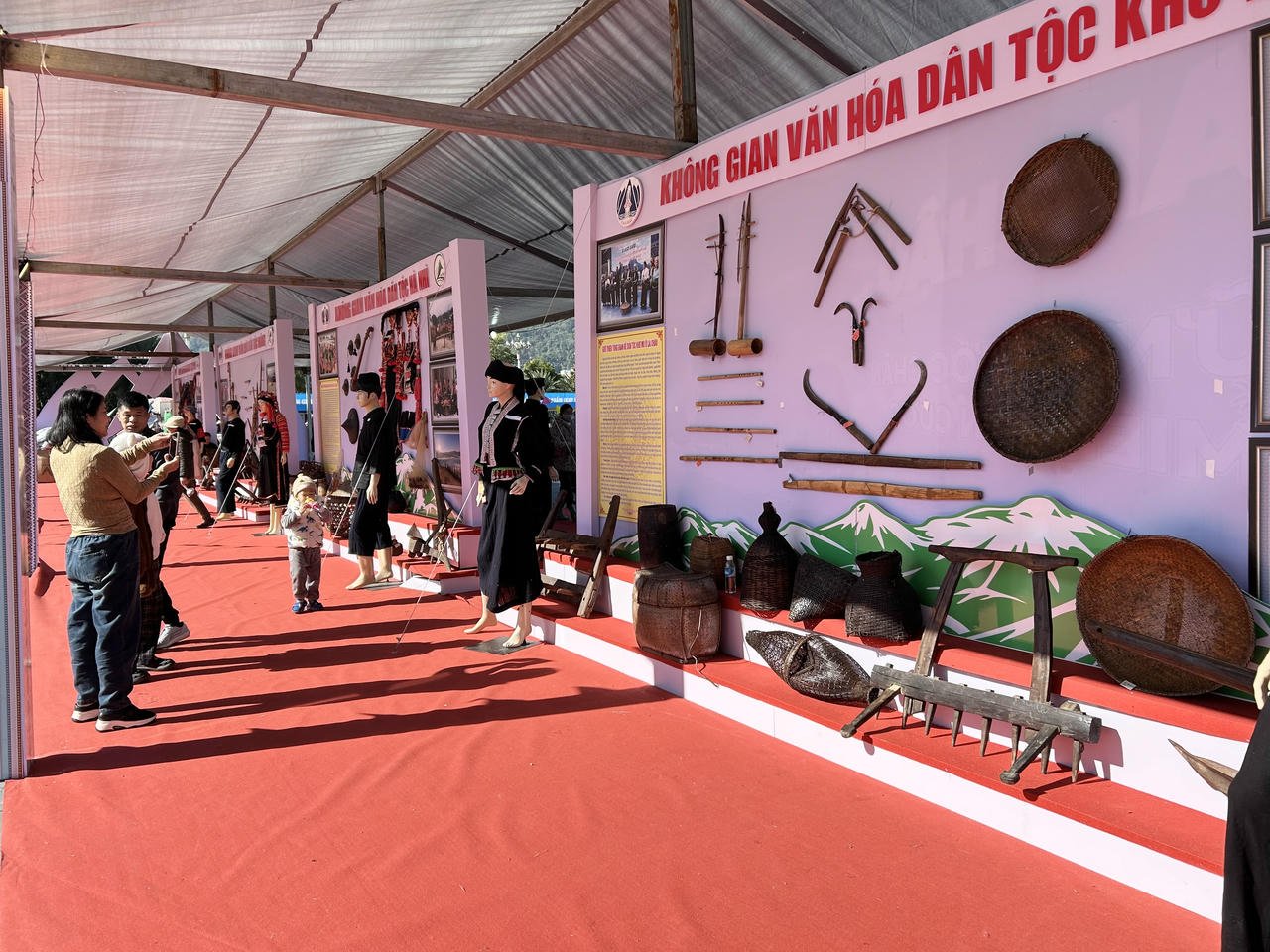 המרחב התרבותי האתני הוא פעילות לכבוד ערכים תרבותיים ארוכי שנים, תוך אישור הזהות הייחודית של 20 קבוצות אתניות החיות במחוז.