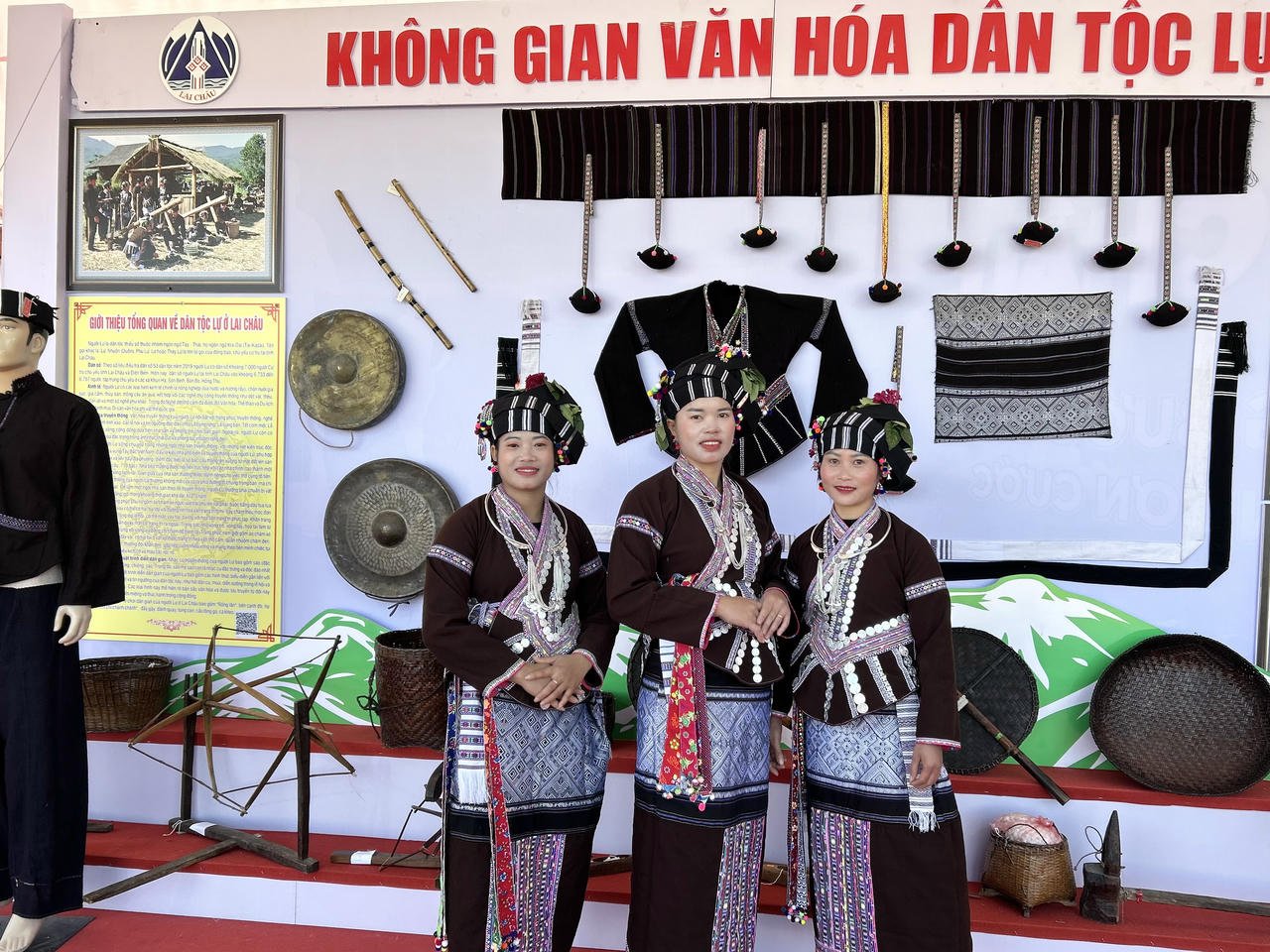 לאי צ'או הוא מפגש של קבוצות אתניות רבות כמו תאילנדים, הא ניה, לו, קאנג,...