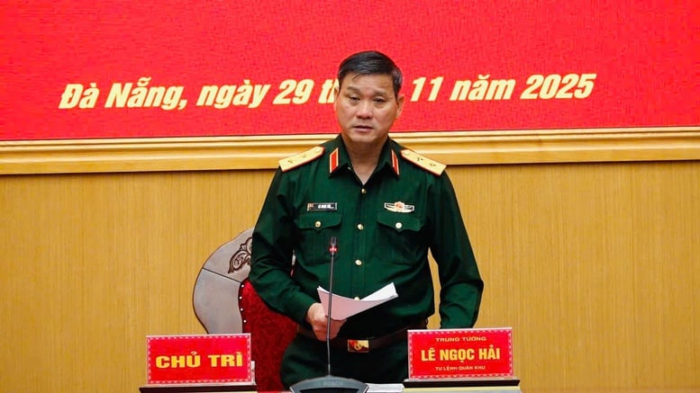 Quân khu 5 hỗ trợ xây dựng lại nhà cho nhân dân sau mưa lũ lịch sử- Ảnh 2.