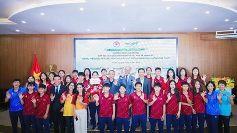 Herbalife Vietnam støtter Vietnams fotballforbund