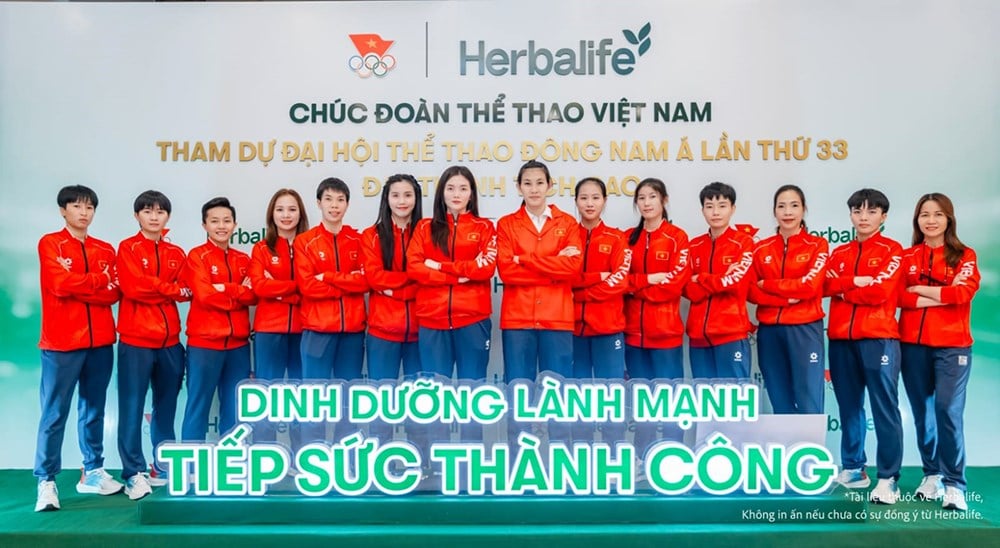 Herbalife Vietnam ledsager avreiseseremonien til den vietnamesiske sportsdelegasjonen for å delta på de 33. SEA Games - bilde 6