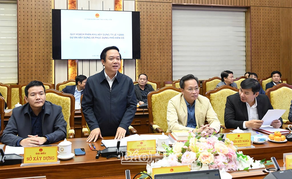 Nestleder for den provinsielle partikomiteen, Pham Quang Ngoc, talte på møtet.