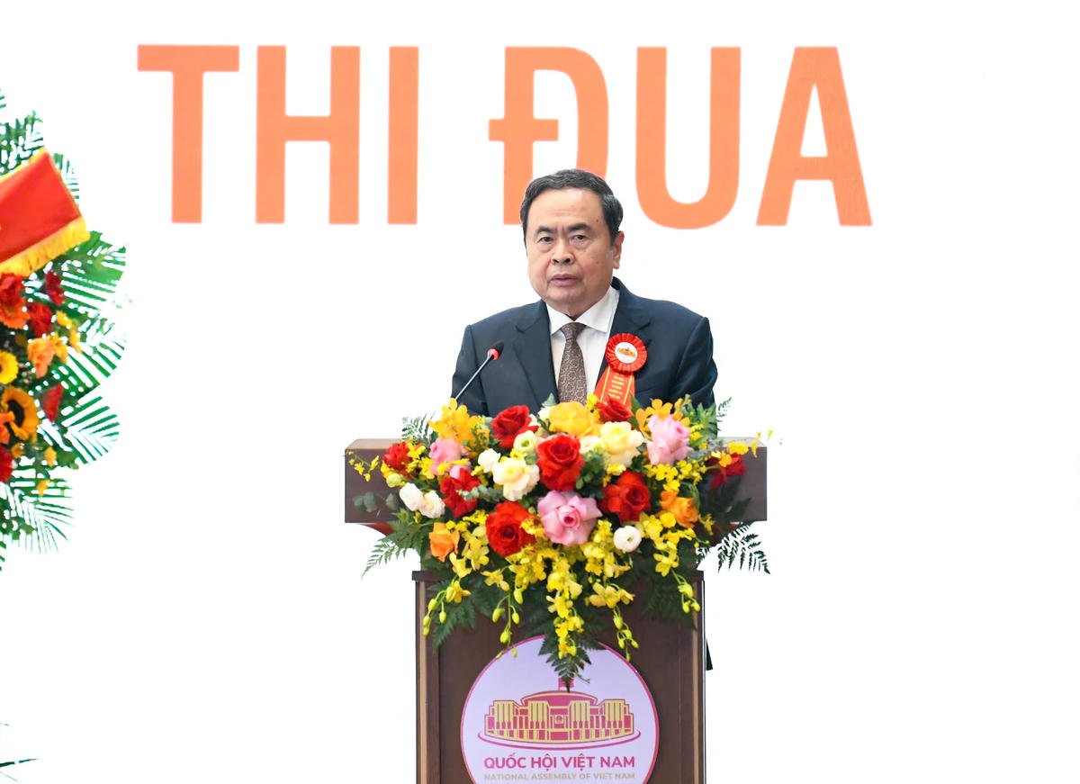 Président de l'Assemblée nationale : Innover en matière de récompenses, garantir la publicité, la transparence, la rapidité et l'exactitude Chủ tịch Quốc hội: Đổi mới công tác khen thưởng, bảo đảm công khai, minh bạch, kịp thời, chính xác