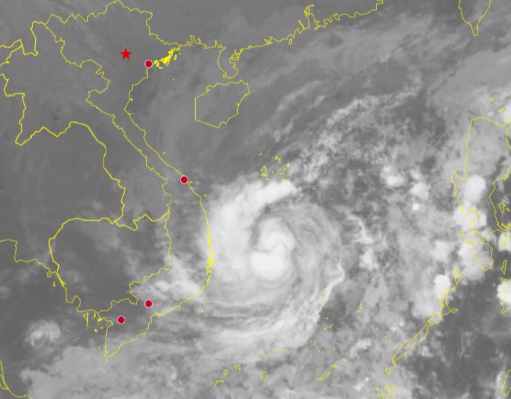 Trên Biển Đông chỉ còn bão số 15, áp thấp nhiệt đới đã giảm xuống dưới cấp 6. Ảnh: hymetnet.
