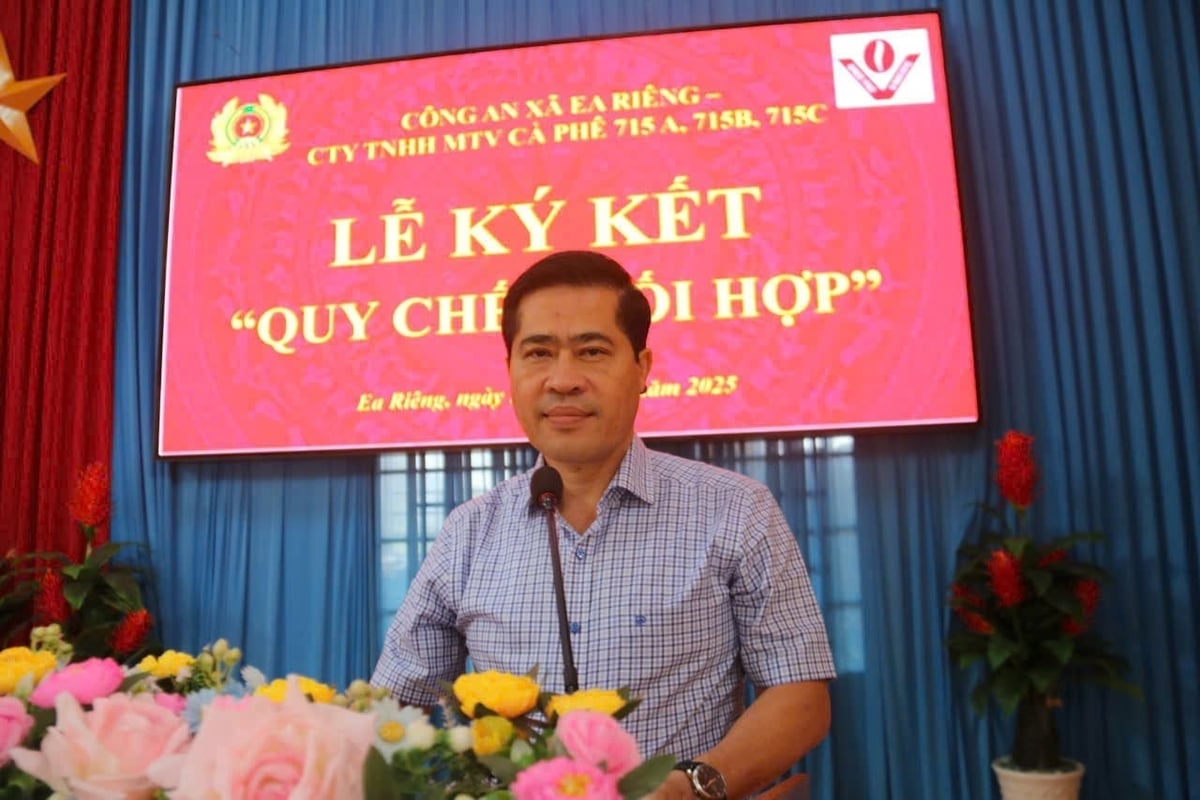 El Sr. Nguyen Van Minh, subsecretario del Comité del Partido de la Corporación del Café de Vietnam, intervino en la ceremonia de firma. Foto: Ngoc Thang. Ông Nguyễn Văn Minh, Phó Bí thư Đảng ủy Tổng Công ty Cà phê Việt Nam phát biểu tại lễ ký kết. Ảnh: Ngọc Thăng.