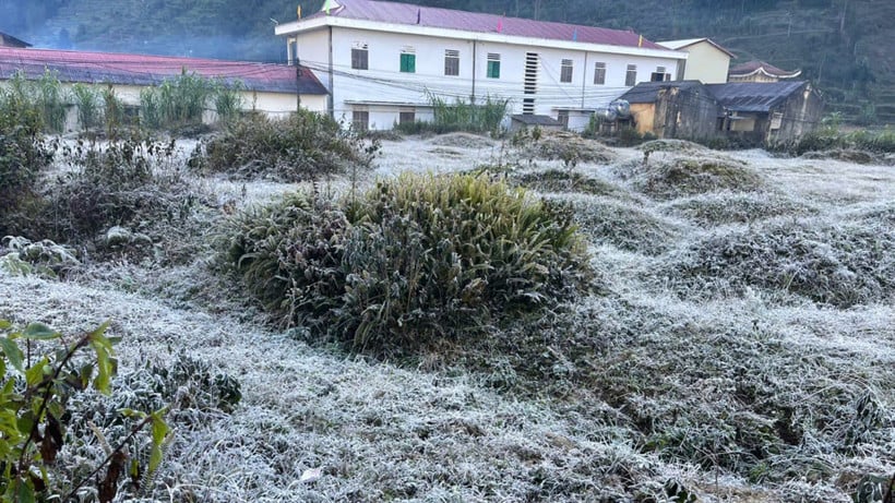 Mráz se objevil v obci Sa Phin v provincii Tuyen Quang ráno 29. listopadu.