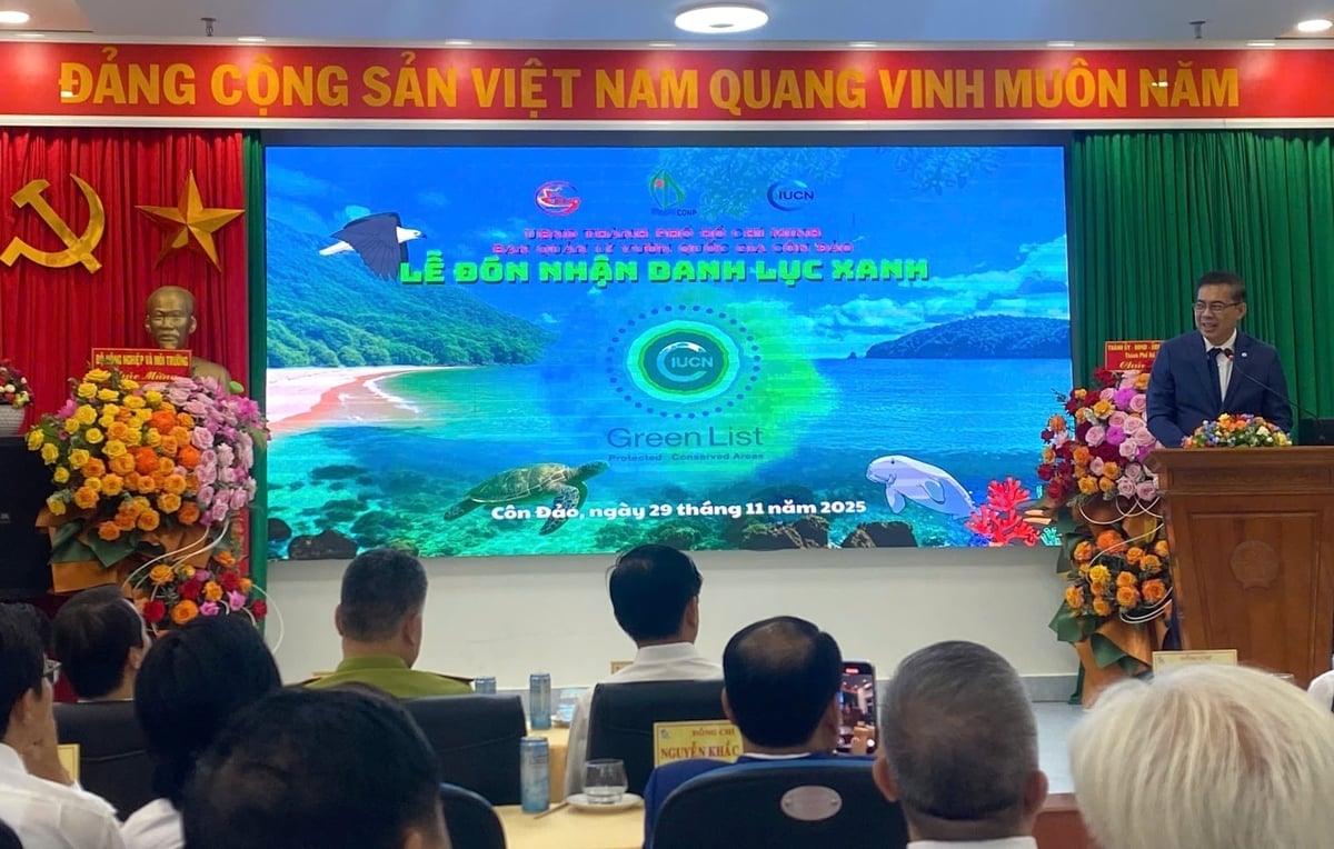 TS Dindo Campilan, Giám đốc Khu vực Châu Á và Châu Đại Dương IUCN phát biểu tại Lễ đón nhận danh hiệu của Vườn Quốc gia Côn Đảo. Ảnh: Mạnh Hiệp.