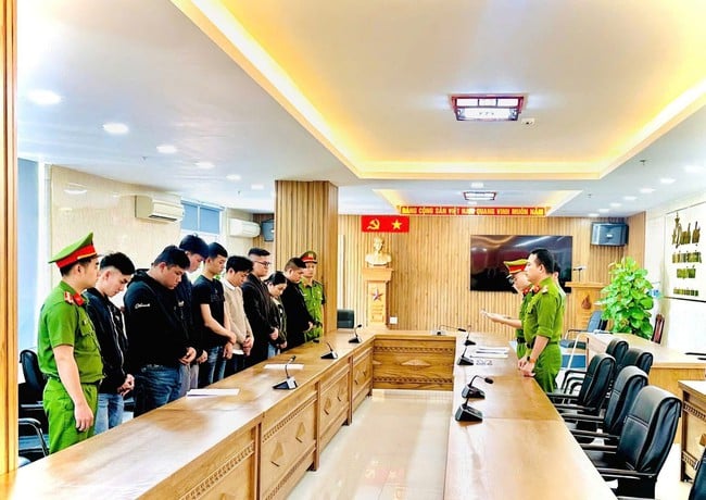 ຮັບ​ໃຊ້​ການ​ຕັດ​ສິນ​ໃຈ​ດຳ​ເນີນ​ຄະ​ດີ​ກ່ຽວ​ກັບ​ວົງ​ການ​ຟອກ​ເງິນ​ຂ້າມ​ຊາດ, ບ້ວງ​ເງິນ 67.000 ຕື້​ດົ່ງ.