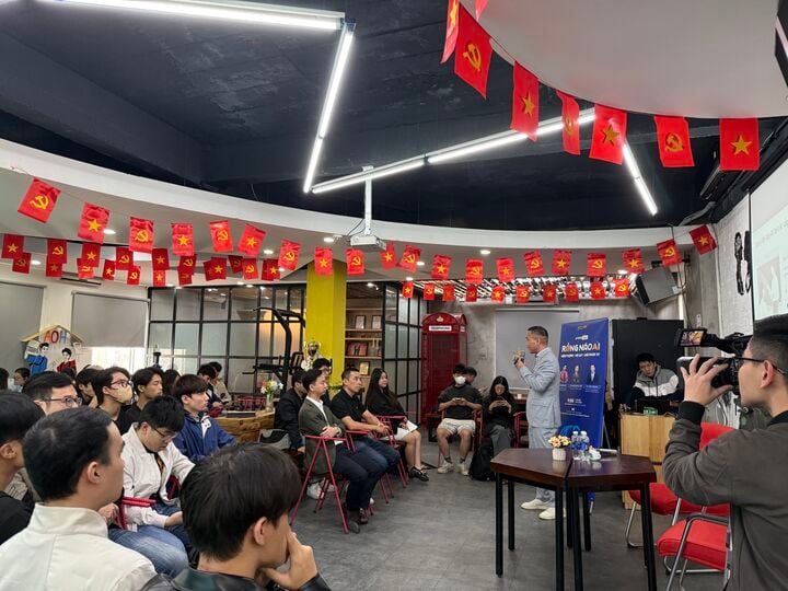 Panorama av workshopen «AI-hjerneløshet: Fenomen – Konsekvenser – 3T-løsning». (Foto: MH)